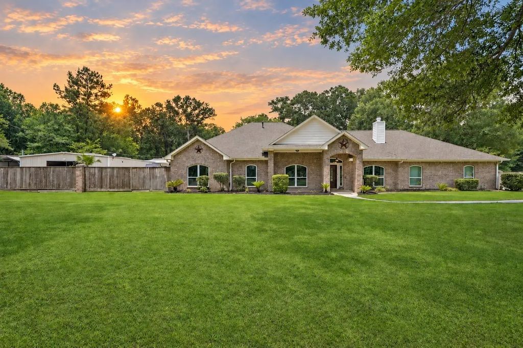 911 Winchester Bend, Huffman