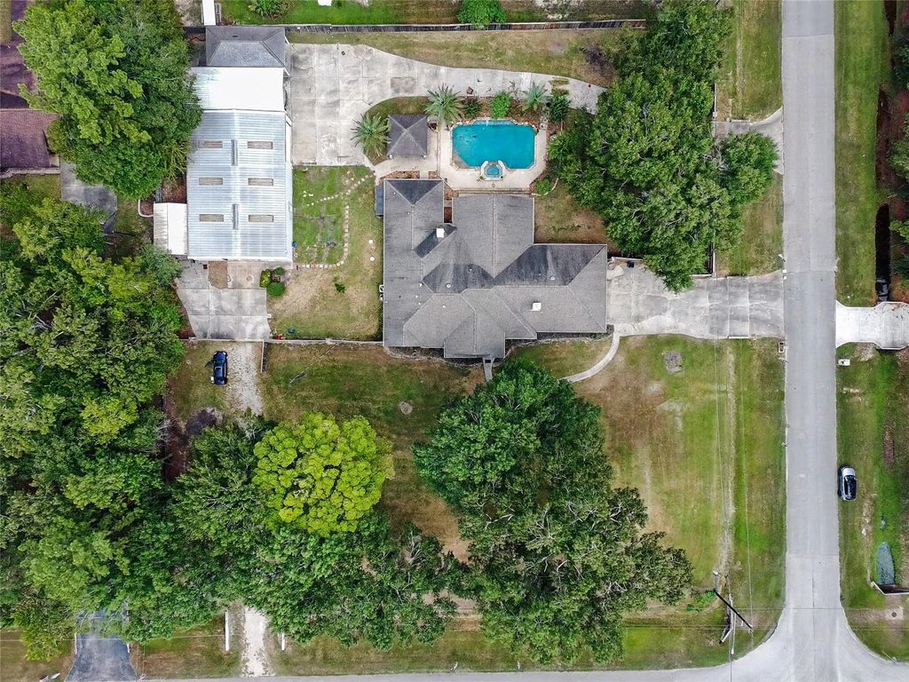 911 Winchester Bend, Huffman