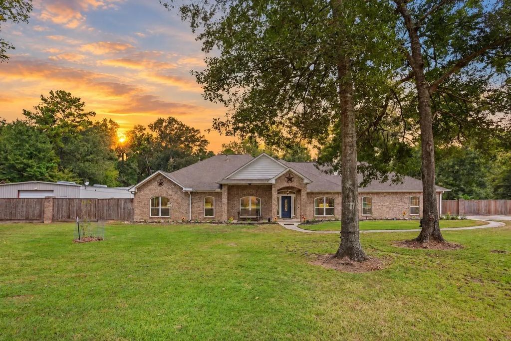 911 Winchester Bend, Huffman
