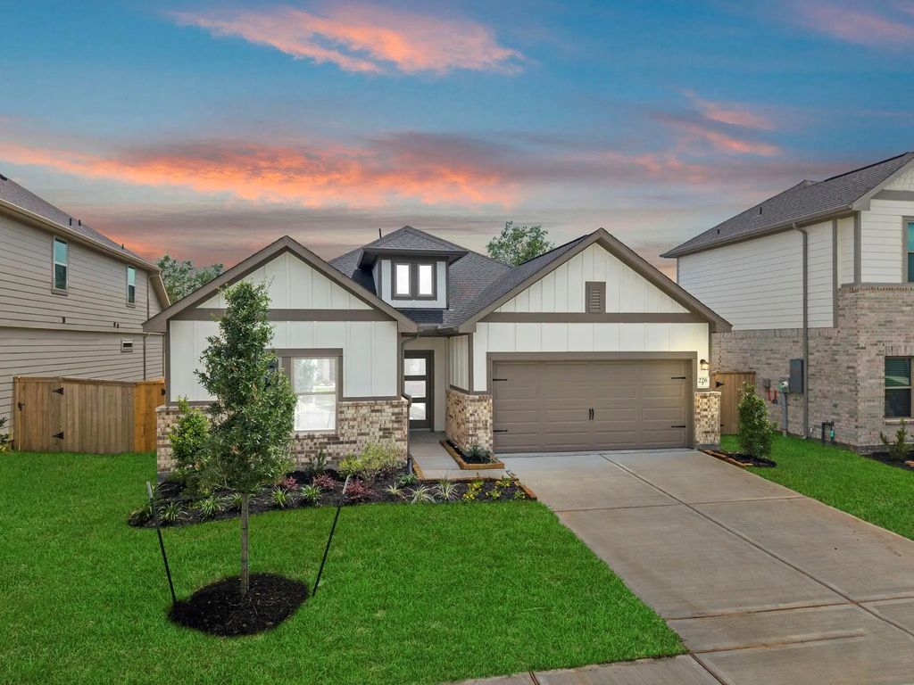 226 Magnolia Laurel Drive, Alvin