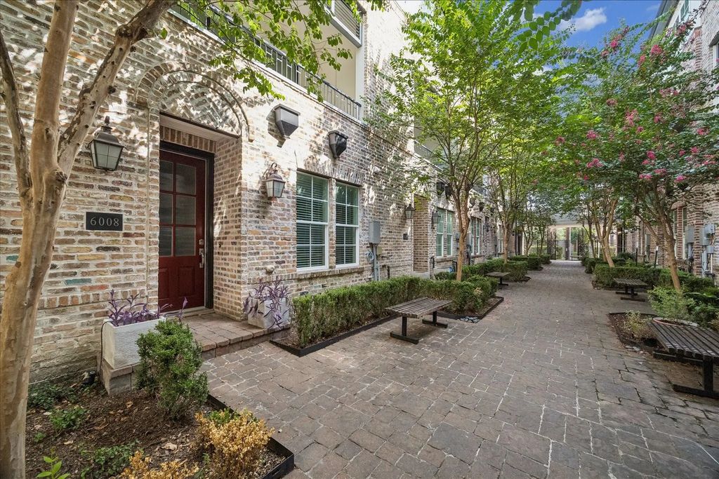 6008 Kansas Street, Houston