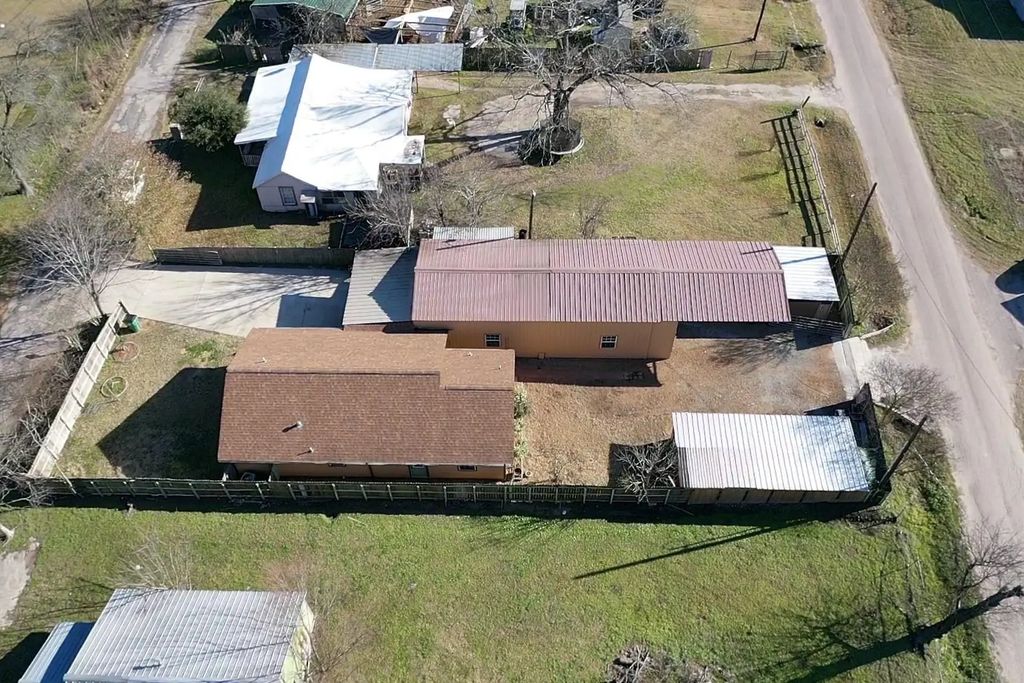 404 N Wilson Street, Madisonville