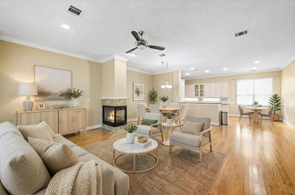 2604 Chenevert Street, Houston