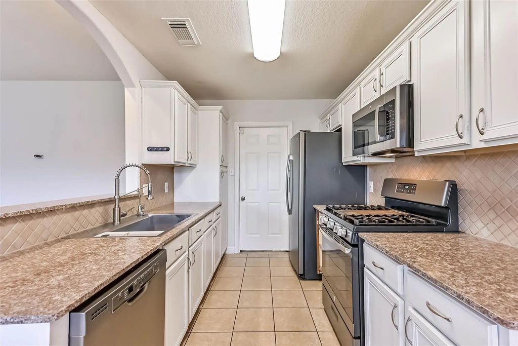 911 Ruth Circle, Texas City