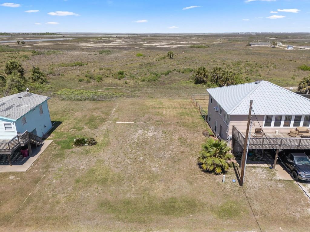 499 Beachfront Drive, Matagorda