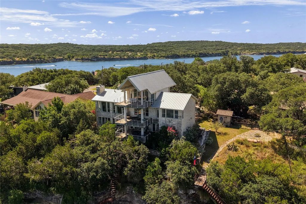 4846 Travis Oaks Drive, Marble Falls