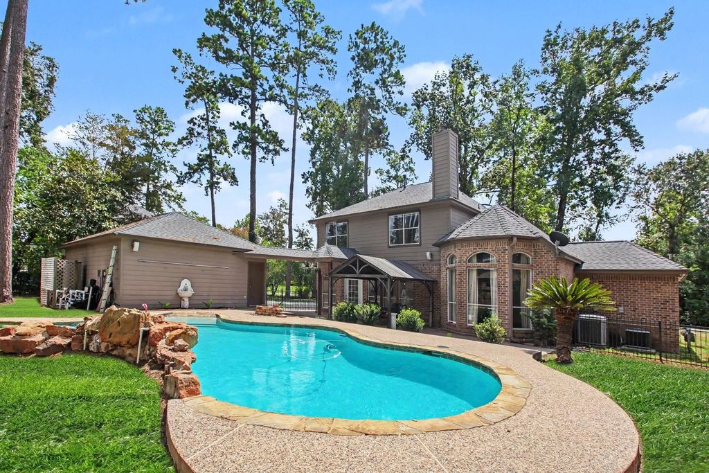 551 Stephen F Austin Drive, Conroe