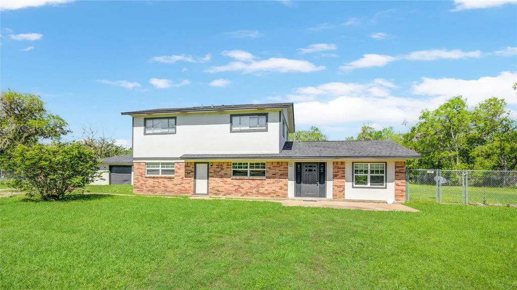 2708 County Road 686, Brazoria