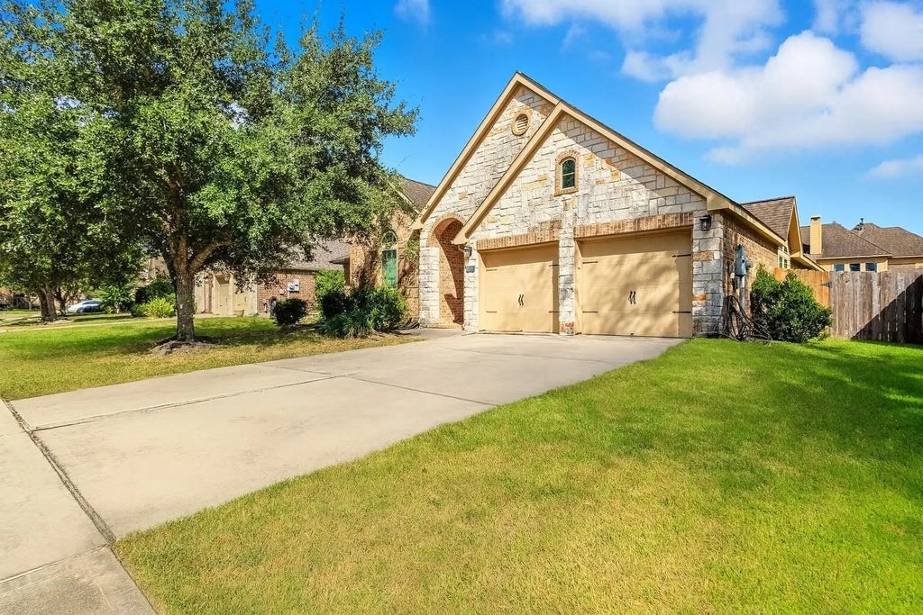 14105 Green Thicket Drive, Pearland