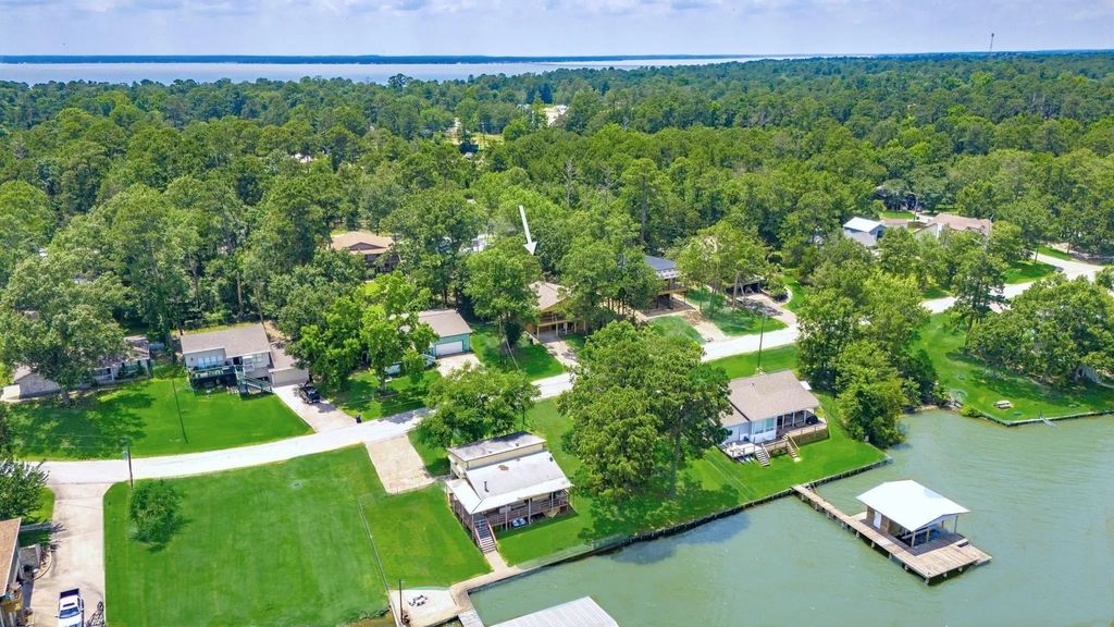 311 Harbor Drive, Onalaska