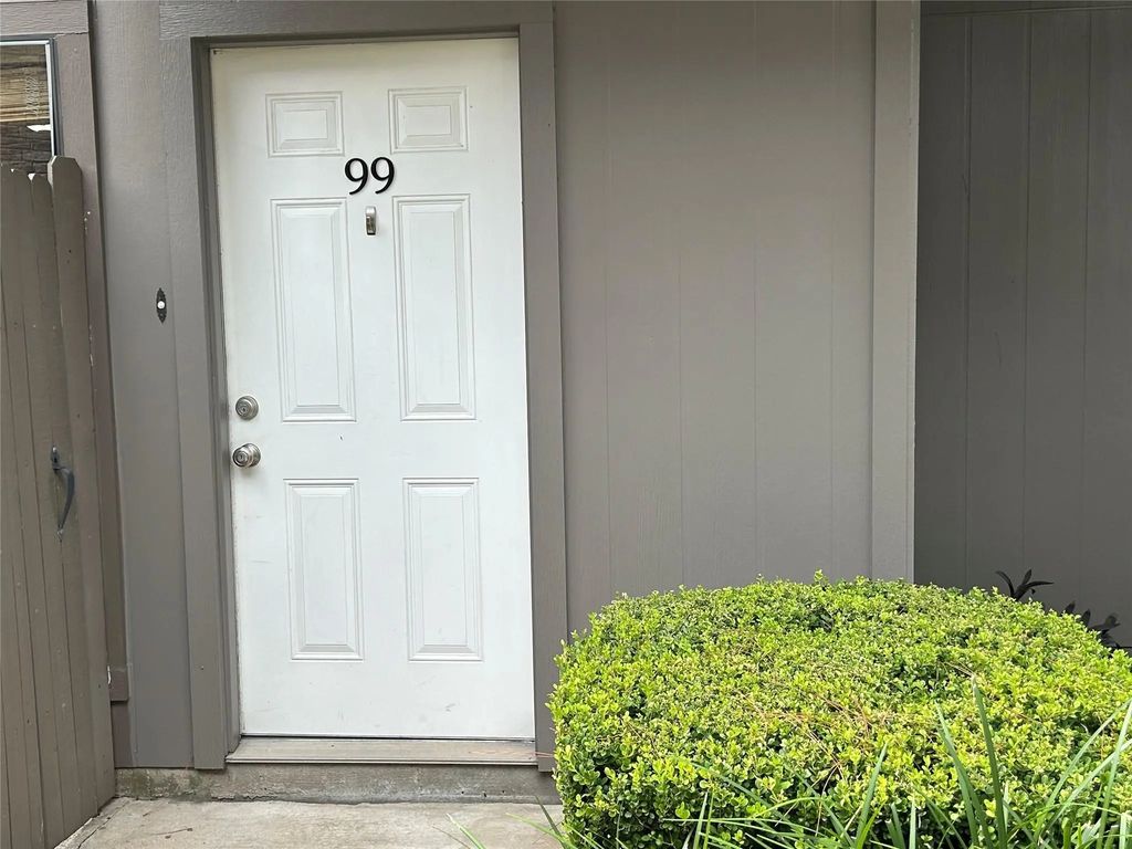 1201 Bering Drive 99, Houston