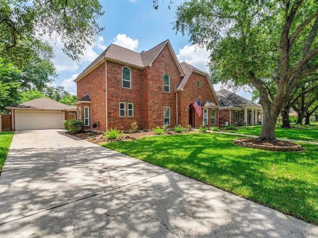 714 Crestwood Drive, El Lago