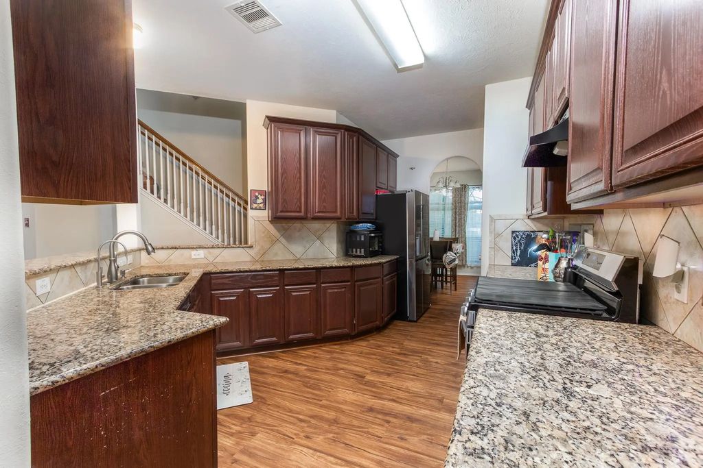 1107 Arum Road, Missouri City