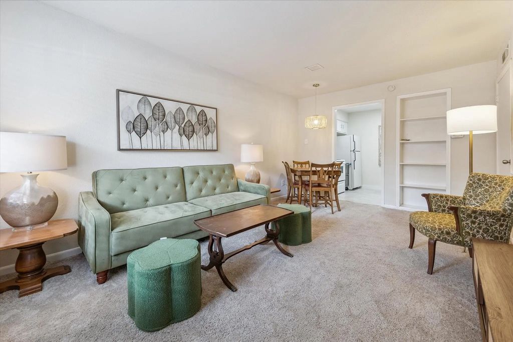 855 Augusta Drive 27, Houston