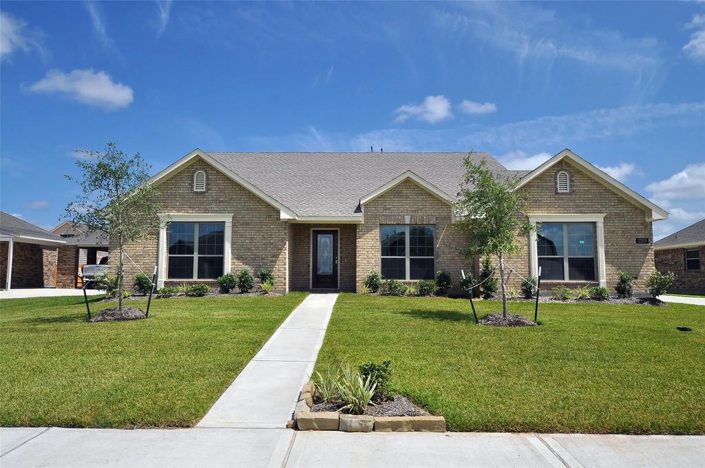 2210 Fortuna Drive, League City