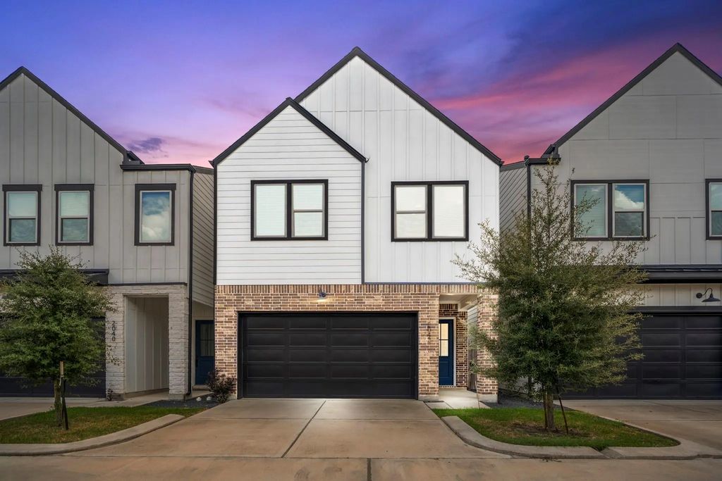 2042 W Tidwell Road, Houston