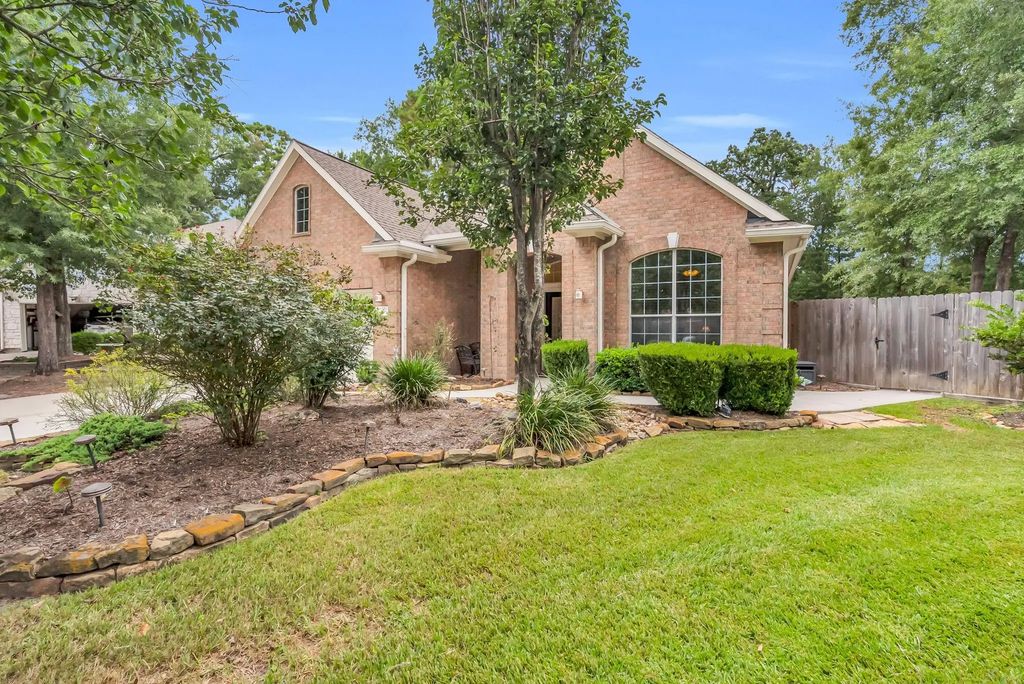 2 Marlowe Way, Conroe