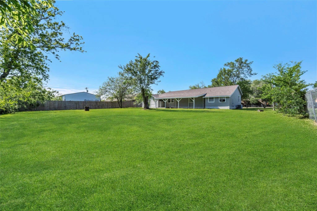 7506 Bluebonnet Street, Pearland