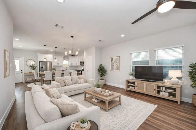 6910 J W Peavy Drive, Houston