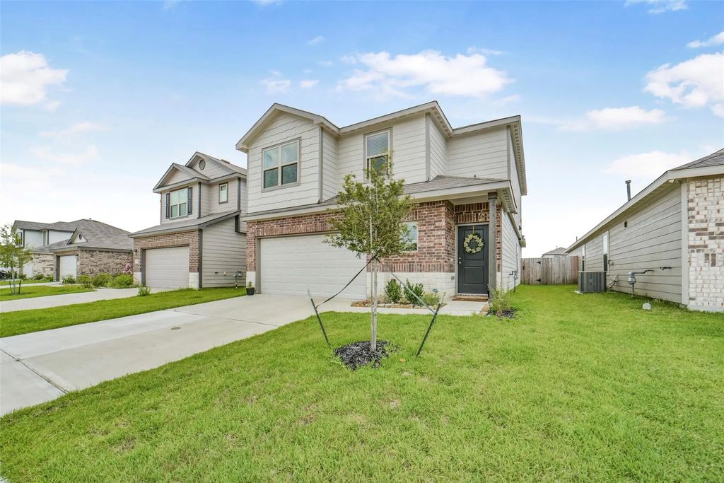 21610 Desert Lily Road, Waller