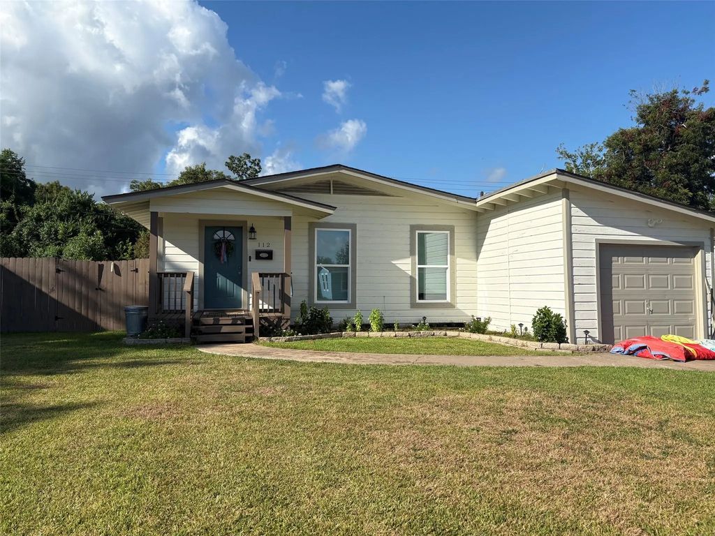 112 Acacia Street, Lake Jackson