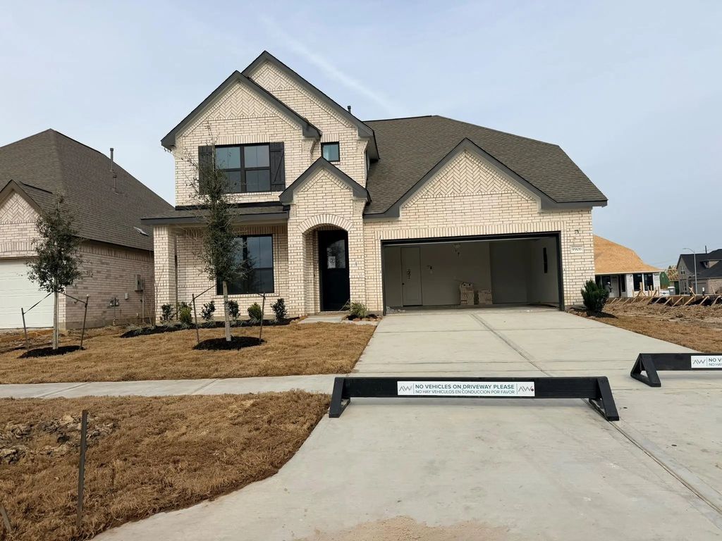 9906 Red Knot, Mont Belvieu