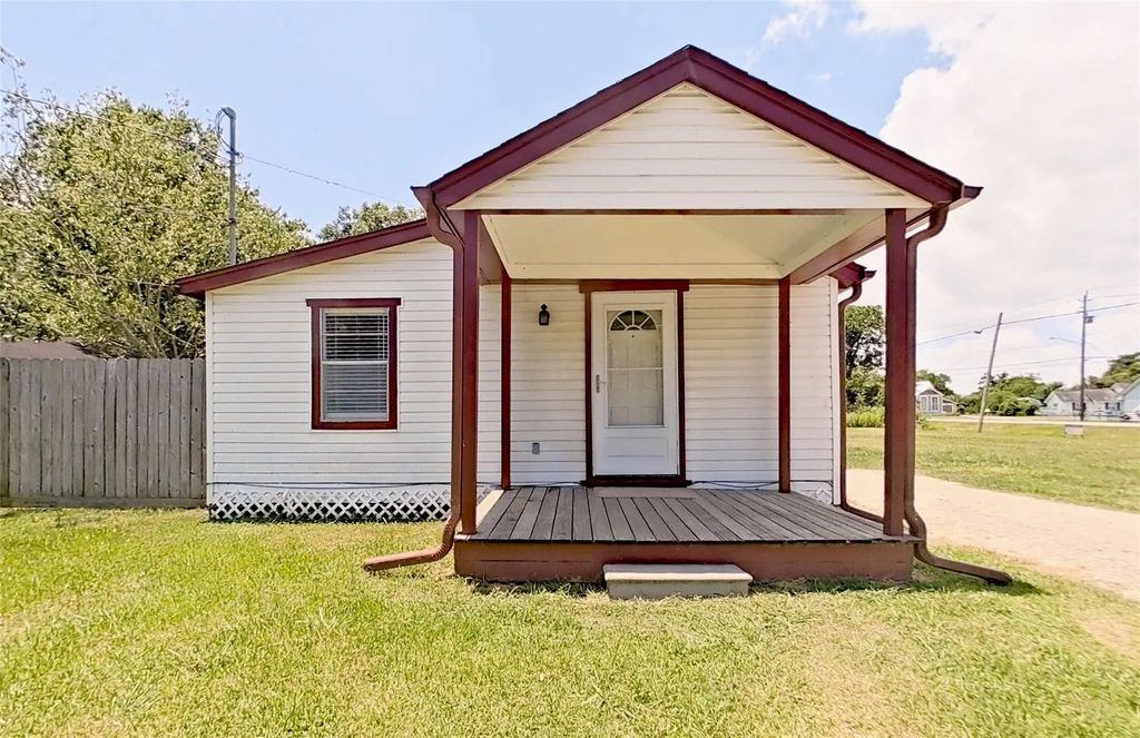706 S Blackwell Street, La Porte
