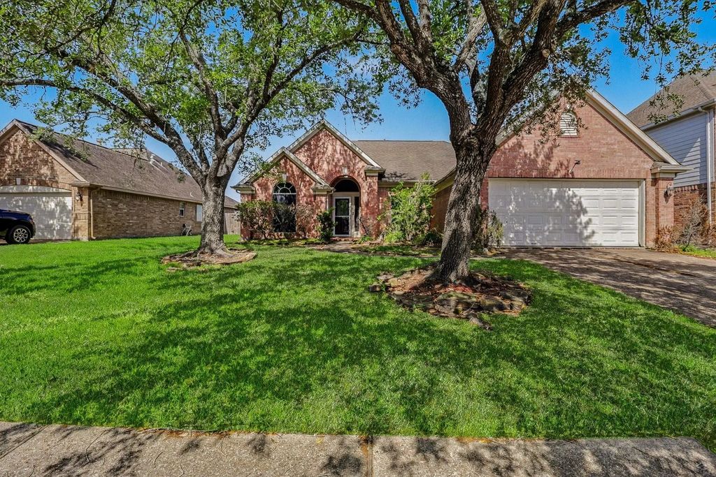 8003 Beaver Street, Baytown