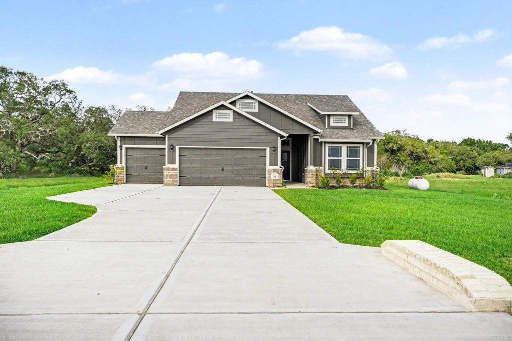 25 Red Barn Road, Bay City