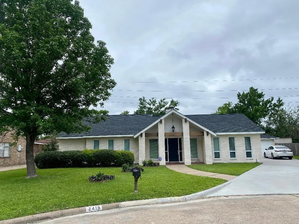 2419 Briarlee Drive, Houston