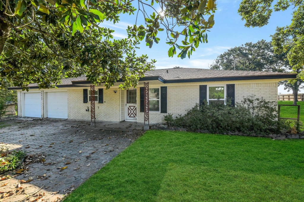 24805 Shannon Street, Hempstead