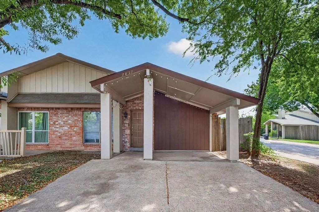 7837 Pacific Pearl Street, Houston