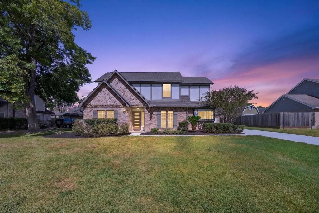 1013 Londonderry Avenue, Friendswood