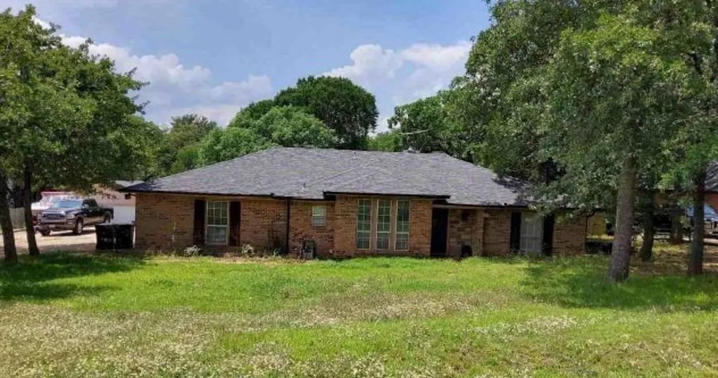 517 Shady Oaks Trail, Burleson