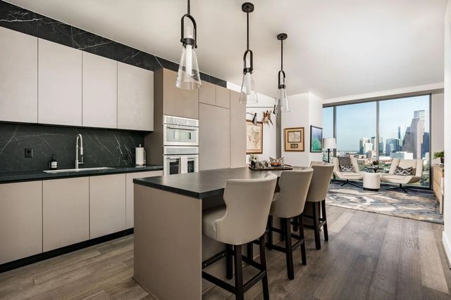 1711 Allen Parkway 1905, Houston