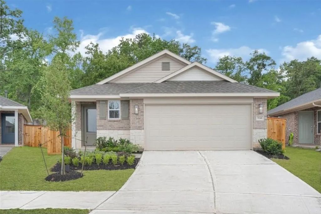 4321 W Bayou Maison, Dickinson