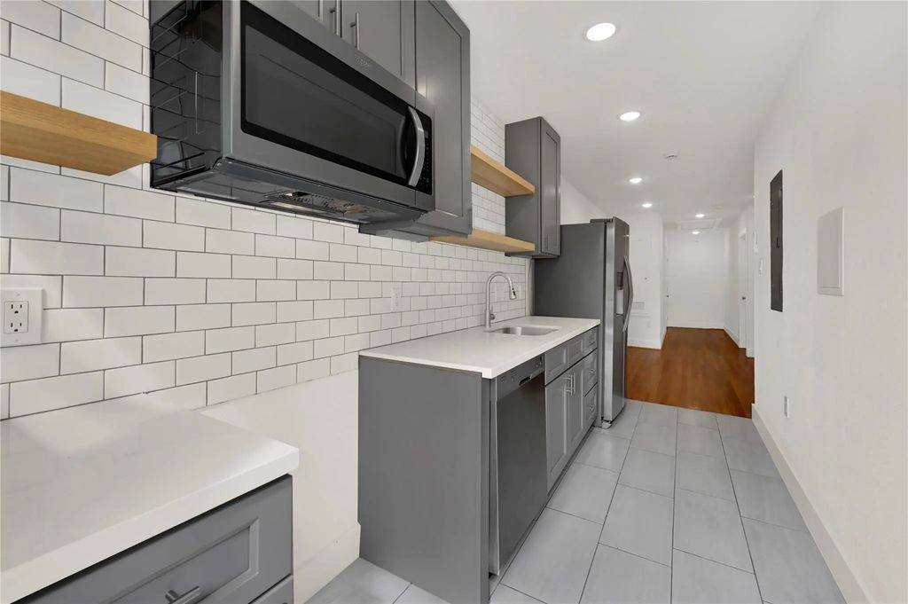 6644 Lawndale Street 3, Houston