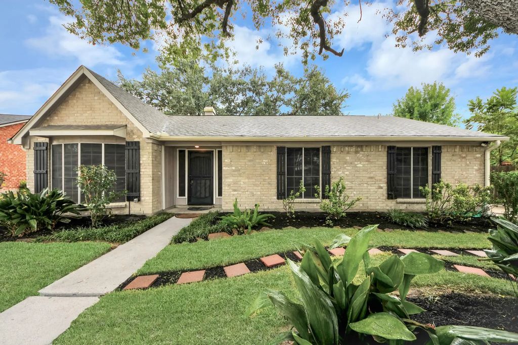 5409 Stone Creek Drive, La Porte