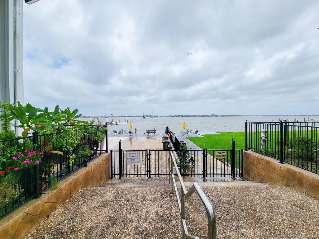 3535 Nasa Rd 1 78, Seabrook
