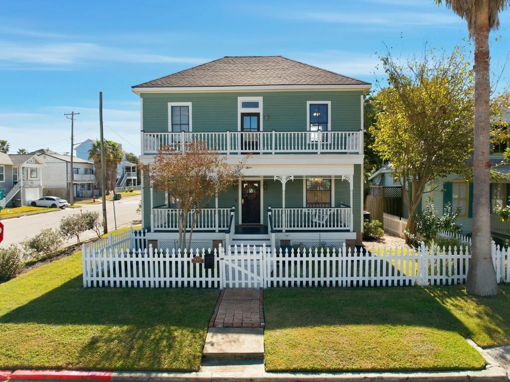 1001 Avenue K, Galveston