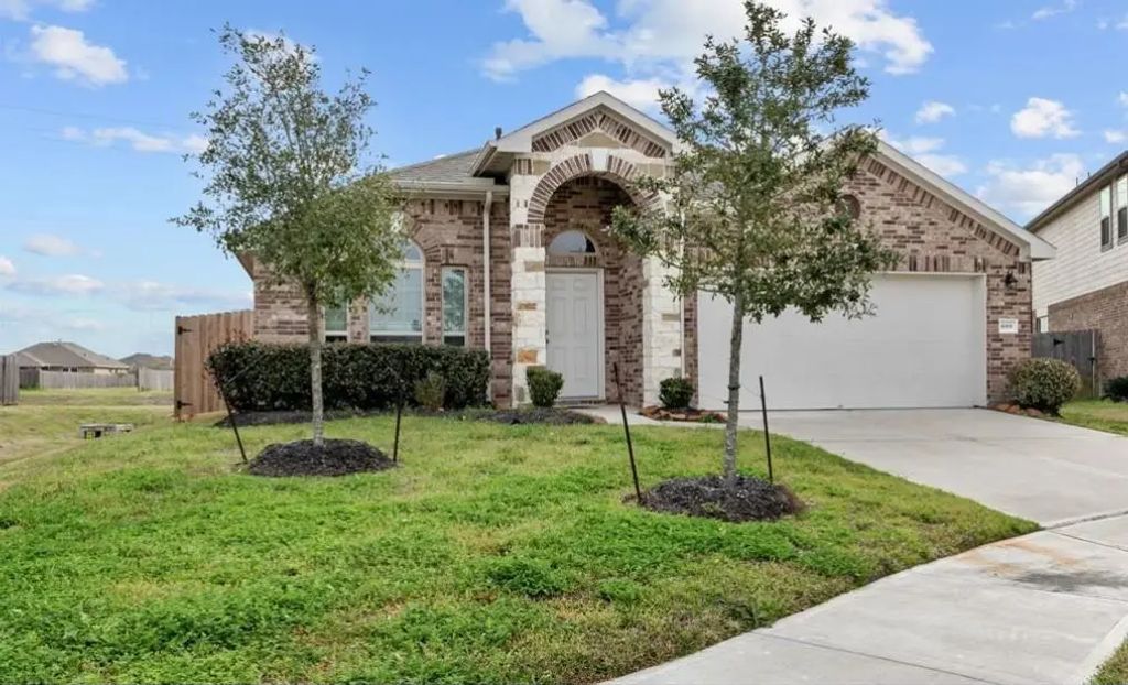 689 Forest Bend Lane, La Marque