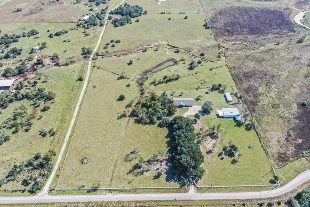 2368 Old Columbus Road N, Sealy