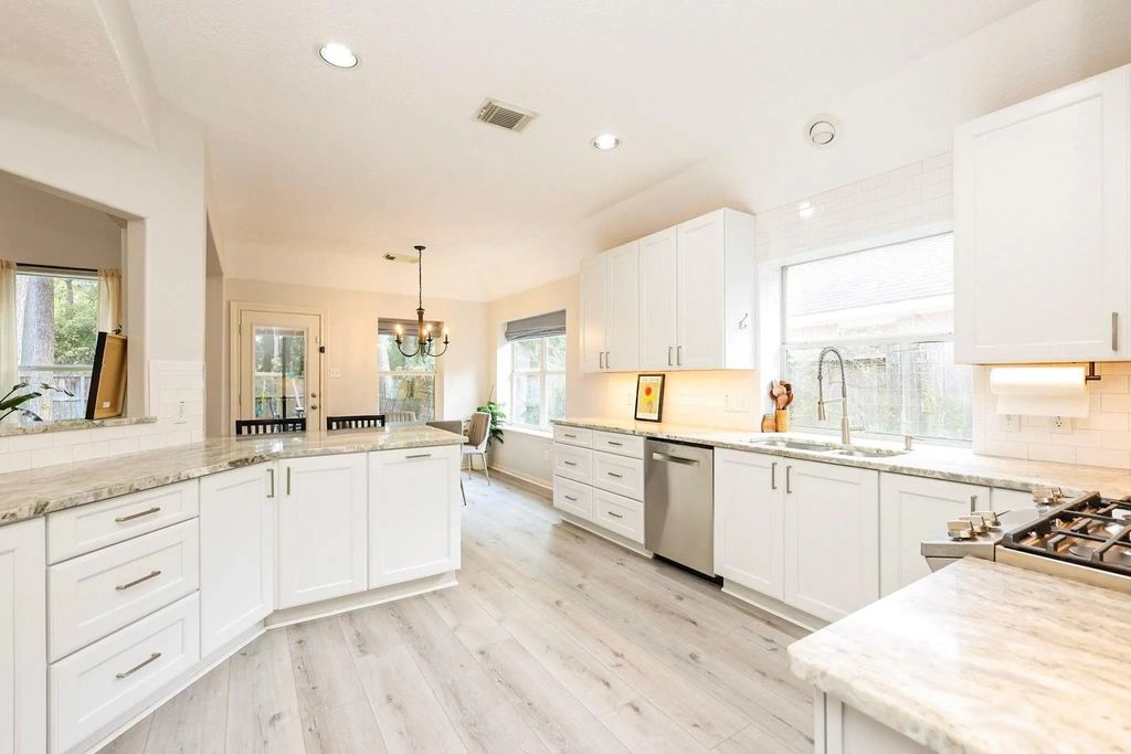 34 S Hawthorne Hollow Circle, The Woodlands