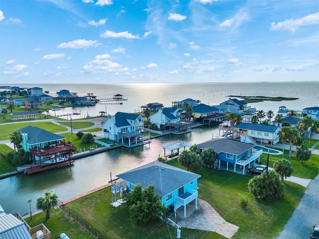 3813 Tradewinds Drive, Galveston