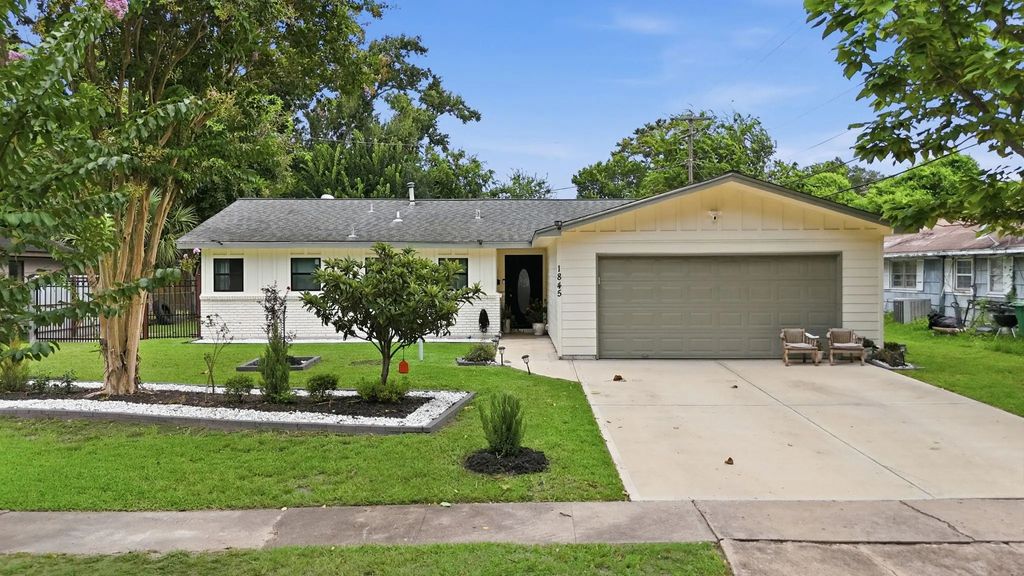 1845 Westcrest Drive, Houston