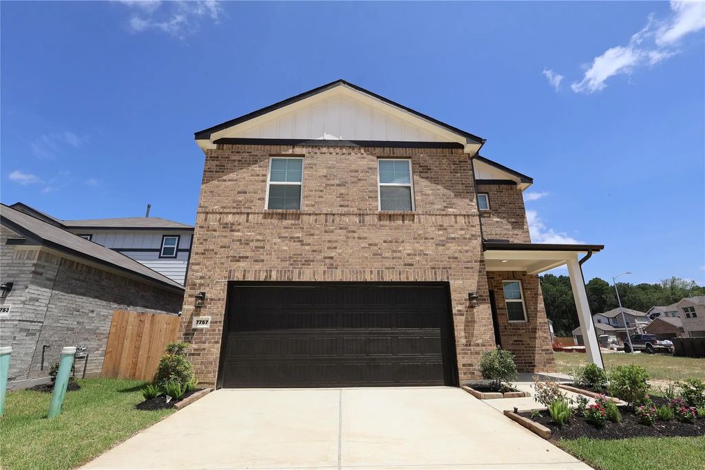 7757 Bergamot Cir, Magnolia