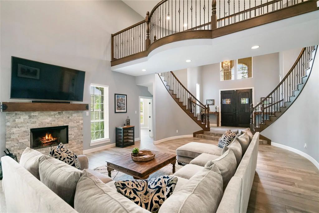 1202 Rocky Falls Lane, Huffman