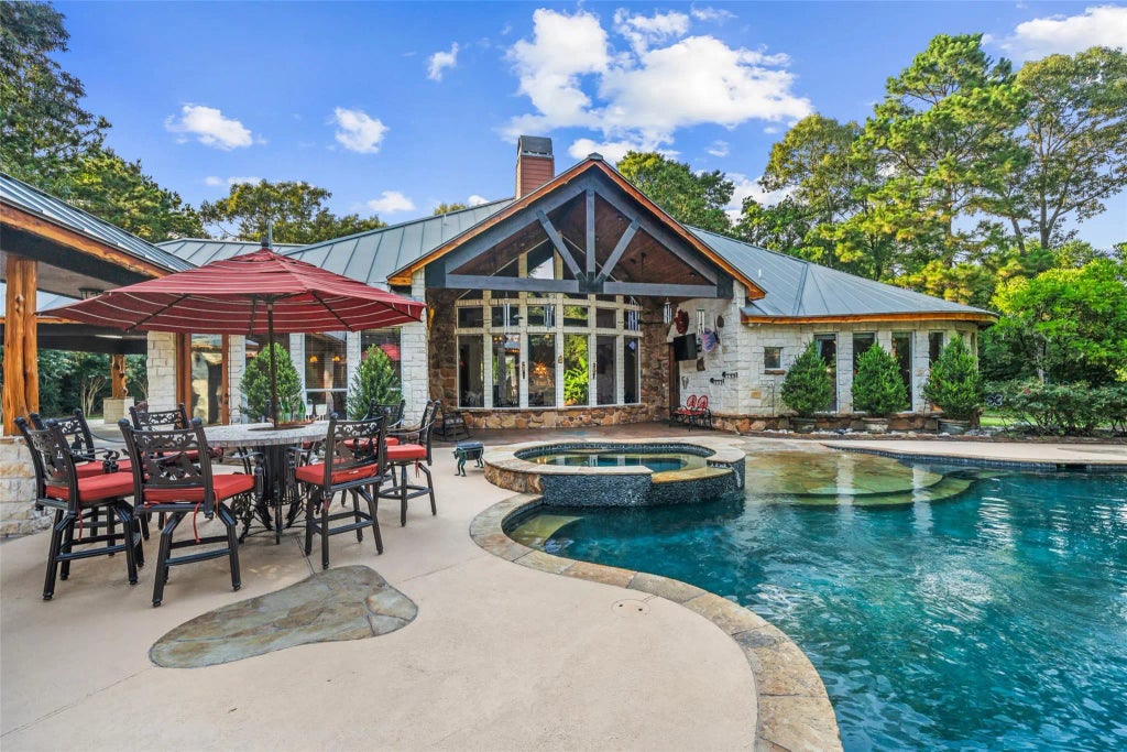 15629 Knotty Oaks Trail, Magnolia