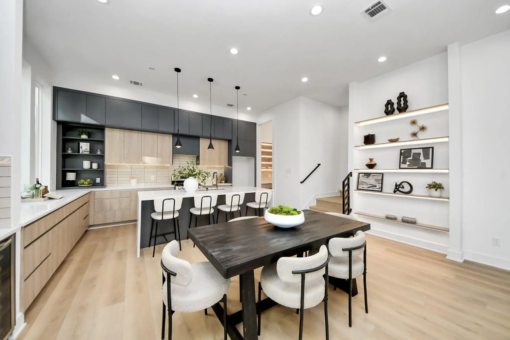 1601 W 25th Street, Houston