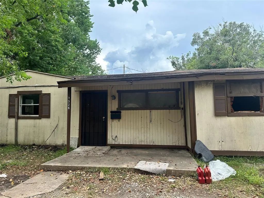 7326 Le Havre Road, Houston